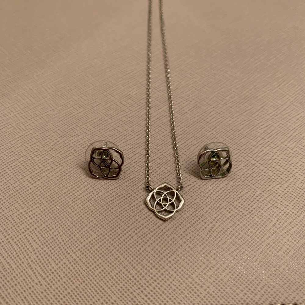 Kendra Scott Logo Necklace/Earrings Set
